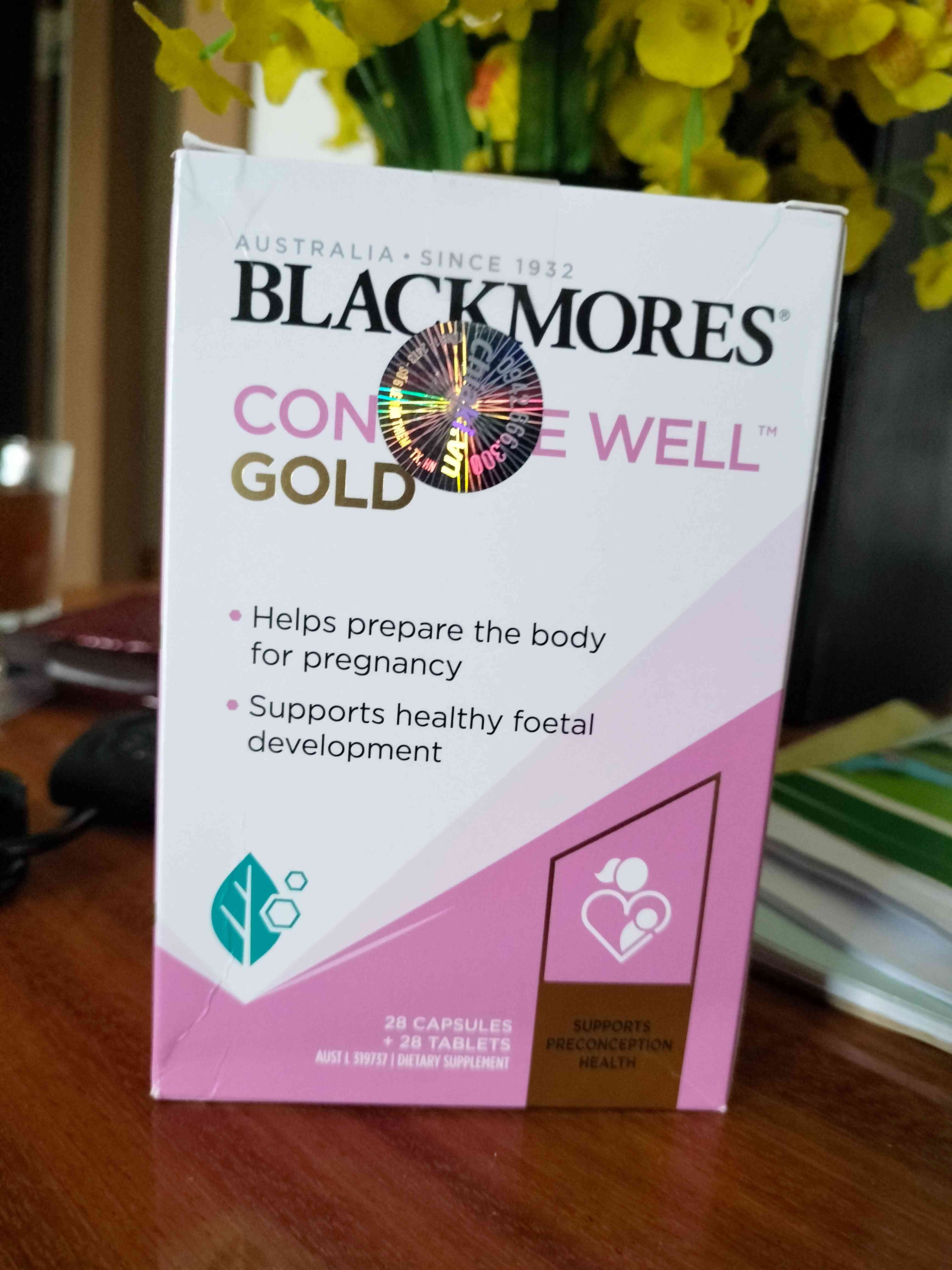 Viên uống Blackmores Conceive Well Gold - Hỗ trợ tăng khả năng thụ thai cho phụ nữ, bổ sung vitamin và chất dinh dưỡng cần thiết 56 viên