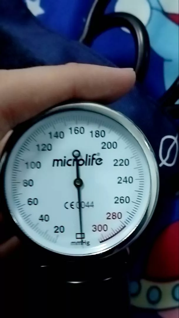 Máy Đo Huyết Áp Cơ Microlife AG1-10 - Thiết Bị Kiểm Tra Sức Khỏe Tại Nhà Chính Xác, Dễ Sử Dụng, Dải Đo 0-300 mmHg