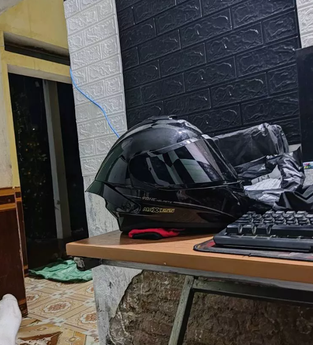 Mũ bảo hiểm Fullface 2 kính YOHE 981 cao cấp - An toàn và thời trang cho nam nữ, đạt tiêu chuẩn Châu Âu, chống va đập, thoải mái khi sử dụng.