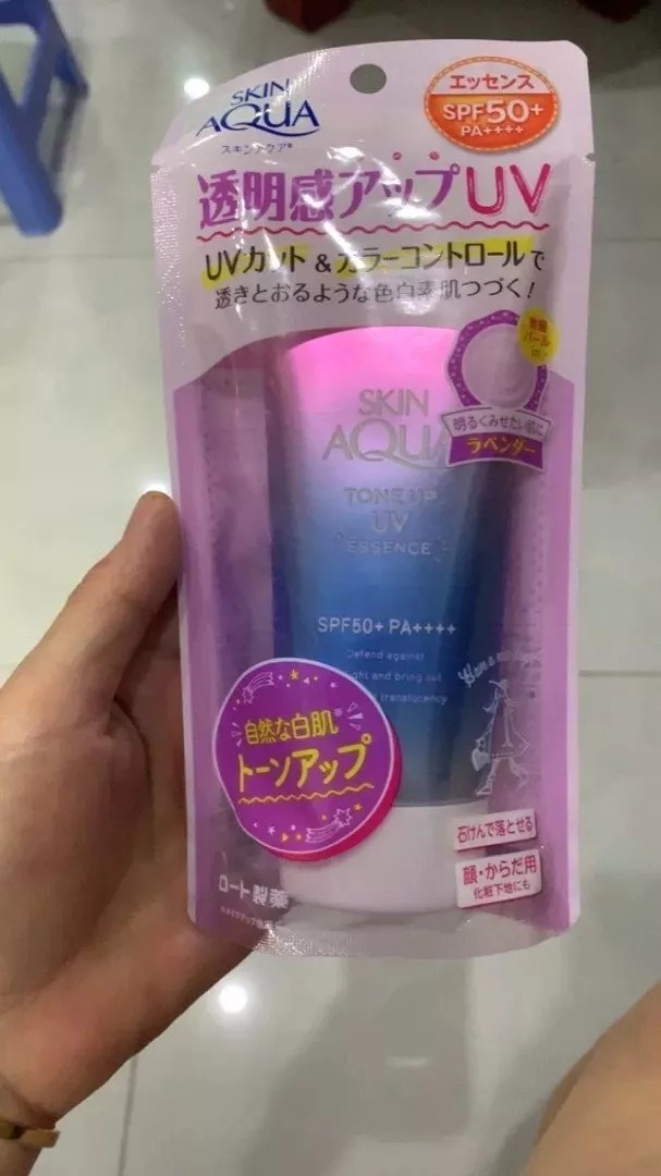 Kem Chống Nắng Nâng Tông Da Skin Aqua Tone Up UV Essence SPF 50+ PA++++ 80g - Dưỡng Trắng Da, Chống Nắng Tối Ưu từ Rohto Nhật Bản