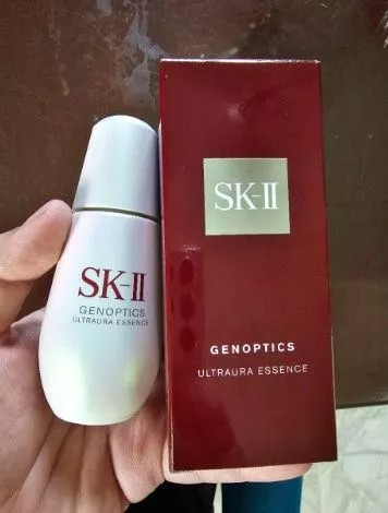 Serum dưỡng trắng da SK-II Genoptics Aura Essence 50ml - Giúp da sáng khỏe, ngăn lão hóa, phù hợp cho phụ nữ trên 30 tuổi