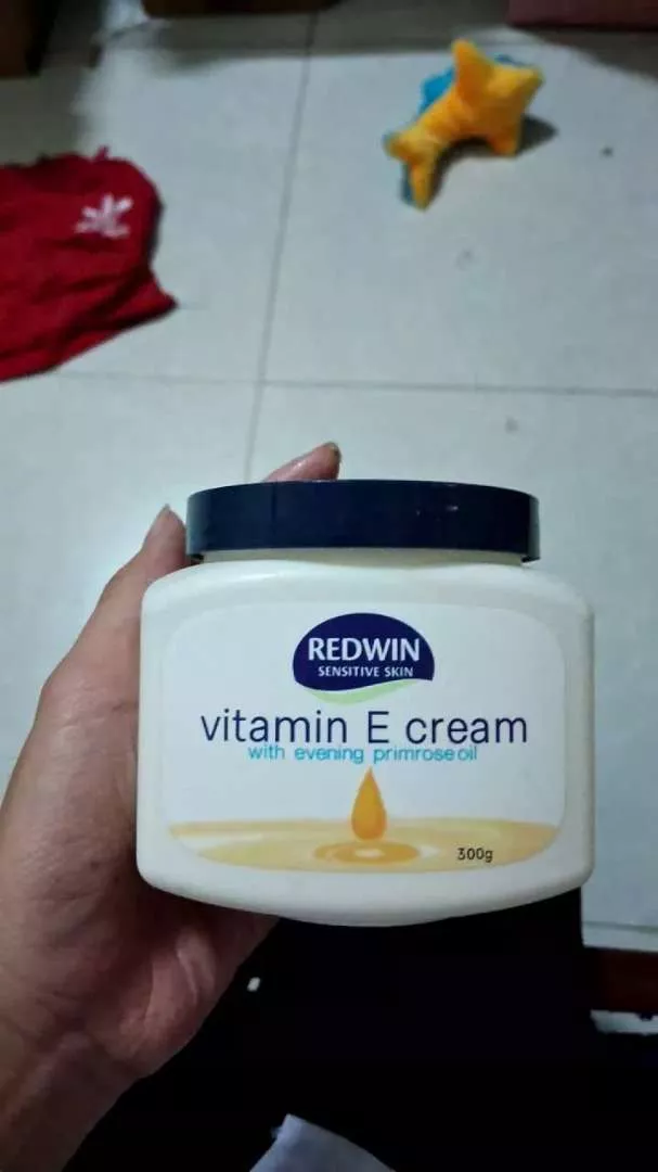Kem Dưỡng Da Redwin Cream With Vitamin E 300g - Dưỡng Ẩm, Giúp Làm Mềm Da, Phù Hợp Mọi Loại Da, Nhập Khẩu Úc
