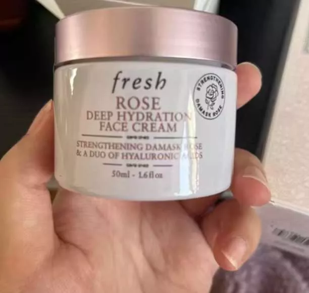 Kem Dưỡng Ẩm Fresh Rose Deep Hydration Face Cream 50ml - Cấp ẩm tự nhiên, Làm mềm da, Duy trì độ ẩm, Dưỡng ẩm sâu cho da mặt
