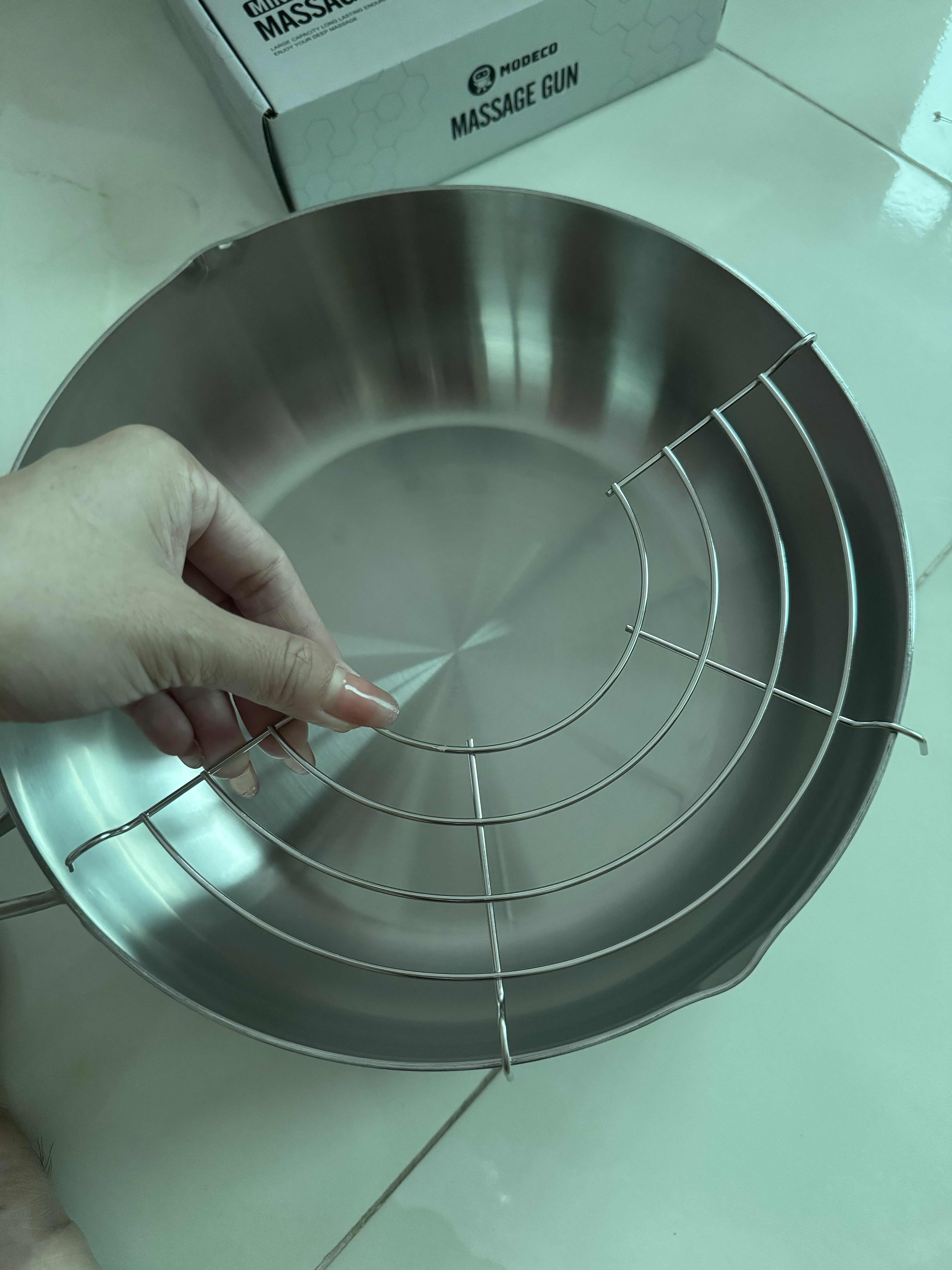 Chảo inox nguyên khối Seka 5 lớp sâu lòng - Dùng cho mọi loại bếp, chiên xào tiện lợi, chất lượng cao cấp, bền bỉ và an toàn sức khỏe.