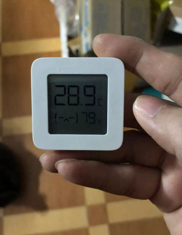 Nhiệt ẩm kế điện tử Xiaomi XMWSDJ04MMC - Thiết kế hiện đại, theo dõi độ ẩm, bảo vệ sức khỏe gia đình với ứng dụng Mihome