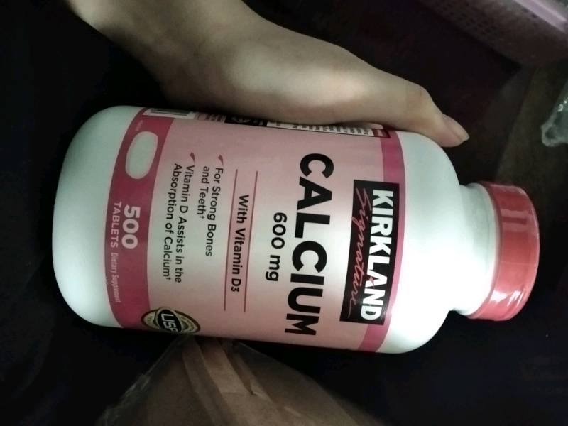 Viên uống Kirkland Calcium 600mg + D3 - Bổ sung Canxi và Vitamin D3 cho Xương Khỏe mạnh - Hỗ trợ ngừa loãng xương, 500 viên
