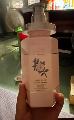 Sữa Tắm Trắng Da Hoa Trà Weilaiya Niacinamide 450ml - Gel Dịu Nhẹ, Làm Sáng Da, Mờ Vết Thâm, Hương Thơm Thư Giãn