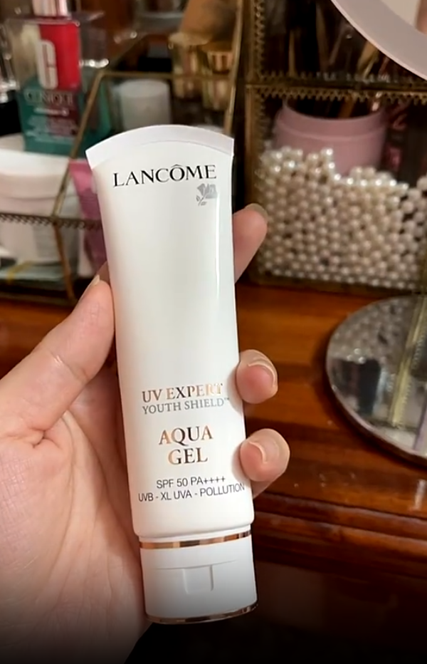 Kem Chống Nắng Lancome UV Expert Youth Shield Aqua Gel SPF50 - Bảo Vệ Da Toàn Diện, Dưỡng Ẩm, Thấm Nhanh, Phù Hợp Mọi Loại Da