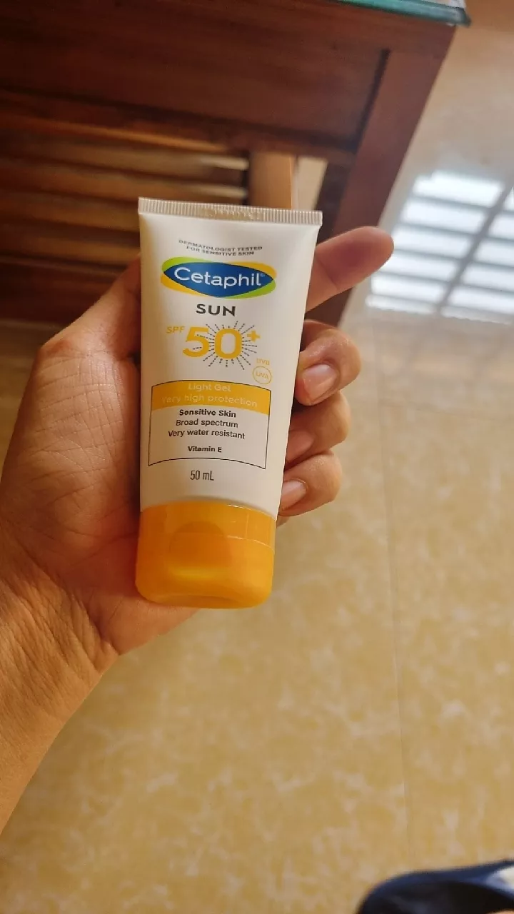Gel Chống Nắng Cho Da Nhạy Cảm Cetaphil Sun SPF50+ Light Gel - Chống UVA/UVB, Duy Trì Độ Ẩm, Dễ Thấm, 50ml
