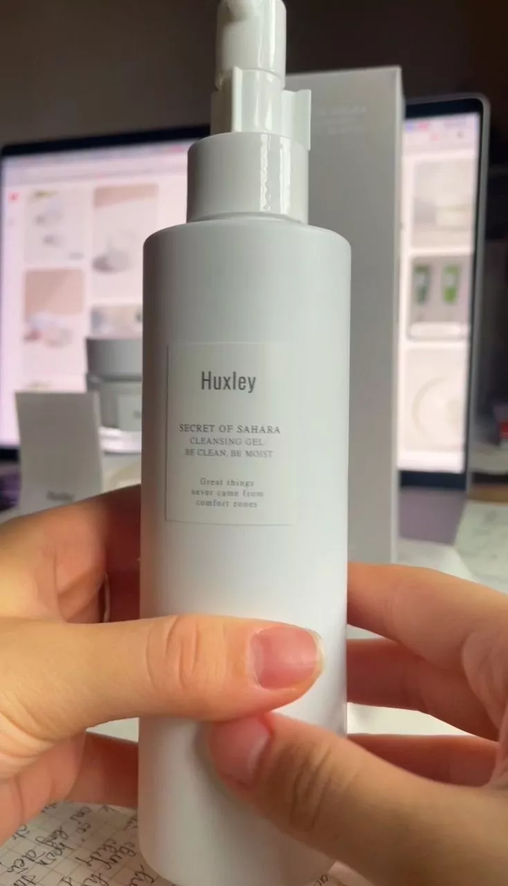 Gel Rửa Mặt Huxley Secret of Sahara 200ml - Sạch Dịu Nhẹ, Phù Hợp Mọi Loại Da, Chiết Xuất Xương Rồng Cấp Ẩm Tối Ưu