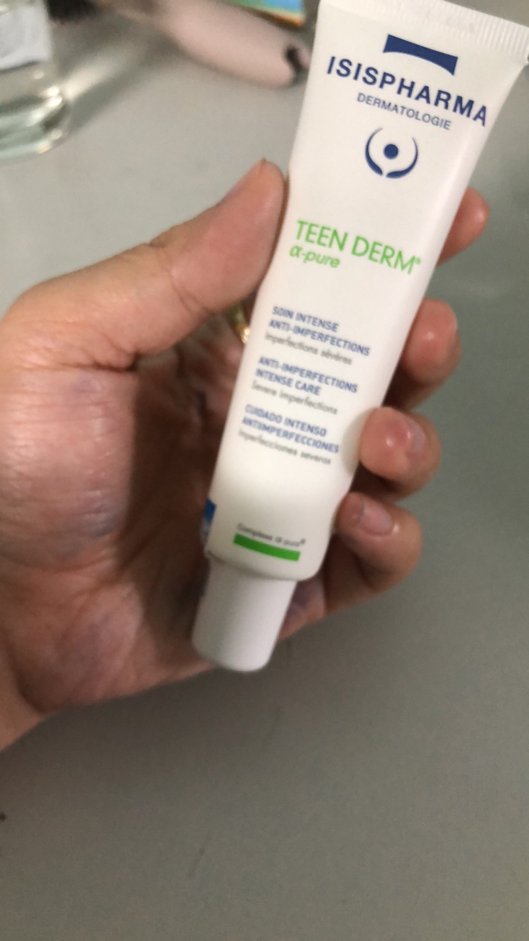 Kem Hỗ Trợ Giảm Mụn ISIS Teen derm Alpha Pure 30ml - Giải Pháp Hiệu Quả Cho Da Mụn, An Toàn Cho Tất Cả Các Loại Da