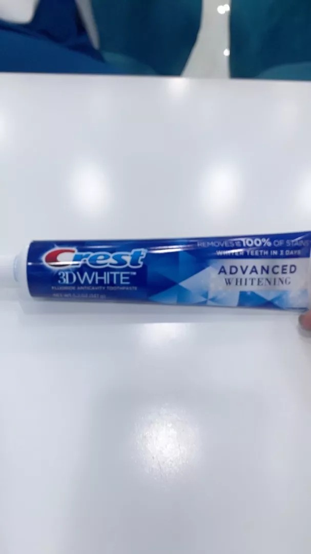 Kem Đánh Răng Crest 3D White 147g - Làm Trắng Răng Hiệu Quả, Loại Bỏ 90% Vết Ố Vàng, Hương Bạc Hà Sảng Khoái, Sản Phẩm Từ Mỹ