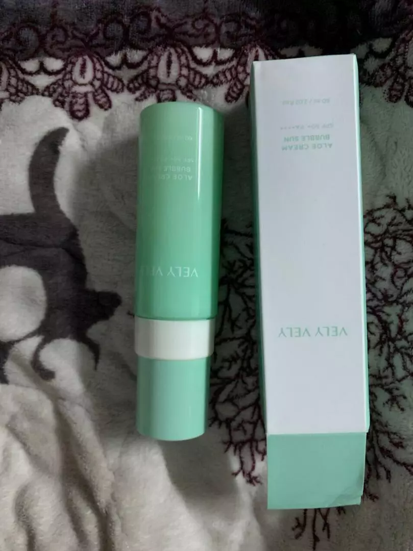 Kem chống nắng Vely Vely Aloe Cream Bubble Sun SPF50+ PA++++ - Dưỡng ẩm, không nhờn, phù hợp mọi loại da, bảo vệ tối ưu trước tia UV