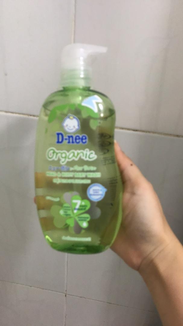 Sữa tắm gội toàn thân Dnee dịu nhẹ cho bé 800ml - Chiết xuất thiên nhiên, không Paraben, an toàn và thơm mát