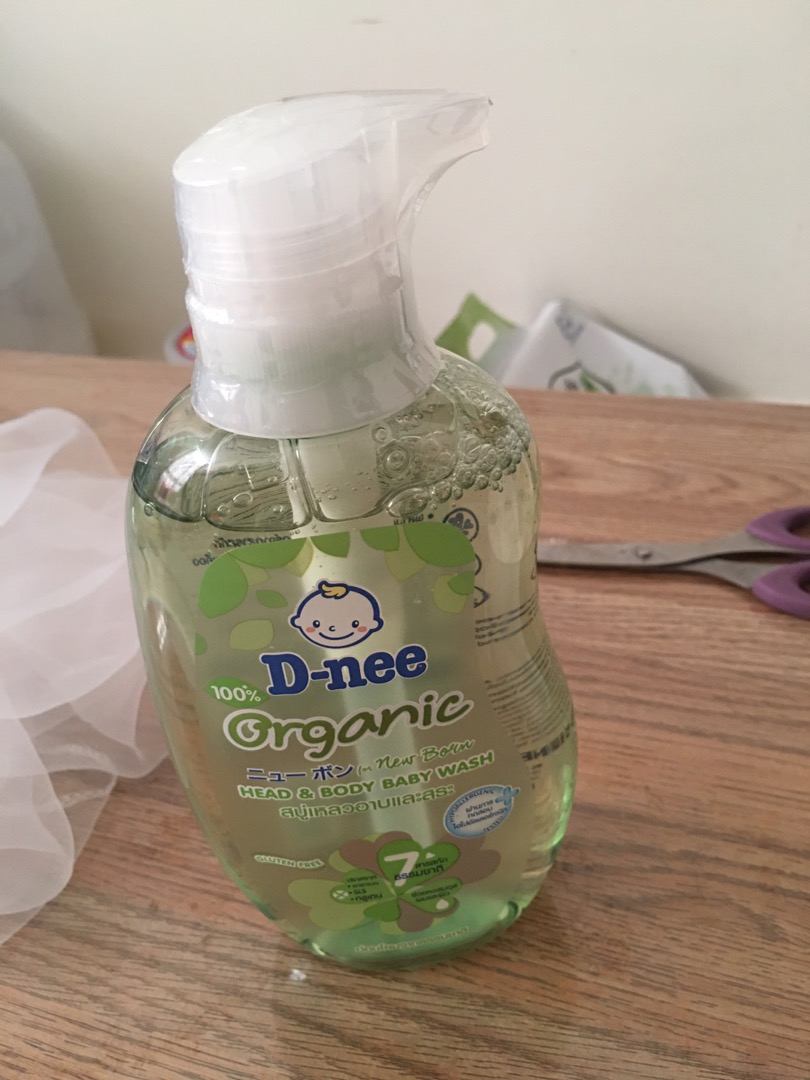 Sữa tắm gội toàn thân Dnee dịu nhẹ cho bé 800ml - Chiết xuất thiên nhiên, không Paraben, an toàn và thơm mát