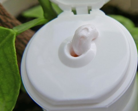 Tẩy Da Chết Thải Độc Christina Illuminating Gommage 75ml - Làm Sạch Sâu, Trẻ Hóa Da, Giảm Mẩn Đỏ, Dưỡng Ẩm Từ Thiên Nhiên