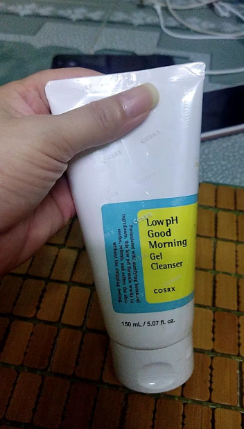 Gel Rửa Mặt Cosrx Low pH Good Morning 150ml - Sữa Rửa Mặt Dịu Nhẹ Cho Da Dầu, Da Hỗn Hợp, Giúp Sáng Da và Cân Bằng Ẩm