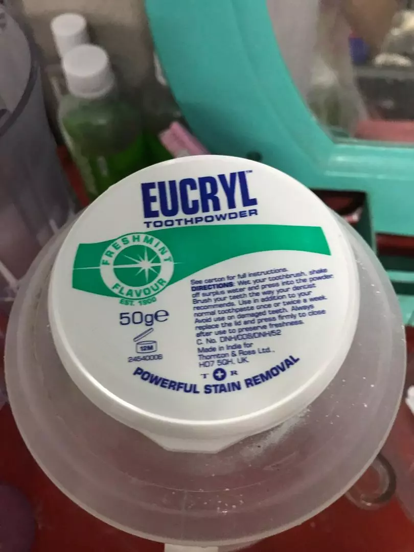 (Hàng nhập khẩu) Bột hỗ trợ trắng răng Eucryl tooth powder 