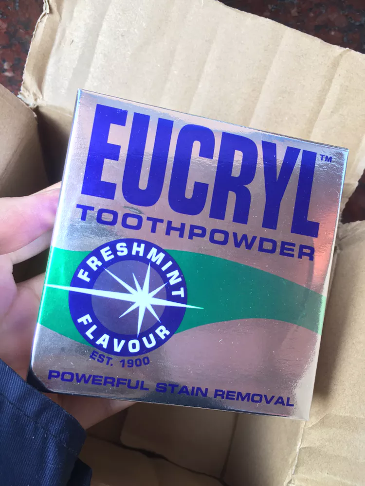 (Hàng nhập khẩu) Bột hỗ trợ trắng răng Eucryl tooth powder 