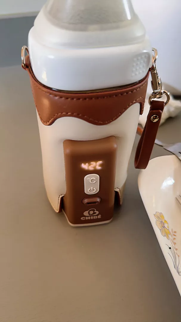 Máy Hâm Sữa Di Động Chibé Warm 3 CB021 - Thiết Kế Nhỏ Gọn, 5 Mức Nhiệt Độ, Pin 6000mAh, Tiện Lợi Cho Cha Mẹ