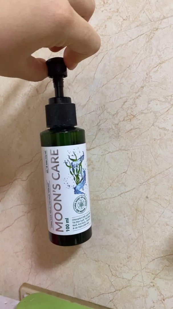 Gel Vệ Sinh Phụ Nữ Moon's Care 100ml - Chăm Sóc Sức Khỏe Phái Đẹp, Làm Sạch Dịu Nhẹ, Duy Trì Độ pH Cân Bằng, Cảm Giác Tươi Mát