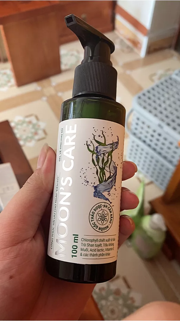 Gel Vệ Sinh Phụ Nữ Moon's Care 100ml - Chăm Sóc Sức Khỏe Phái Đẹp, Làm Sạch Dịu Nhẹ, Duy Trì Độ pH Cân Bằng, Cảm Giác Tươi Mát