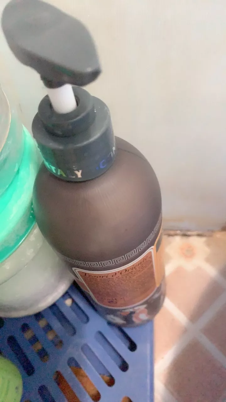 Sữa Tắm Nước Hoa Tesori d'Oriente Hoa Sen 500ml - Dưỡng Ẩm, Chống Oxy Hóa, Hương Thơm Lưu Lại Đến 8 Giờ