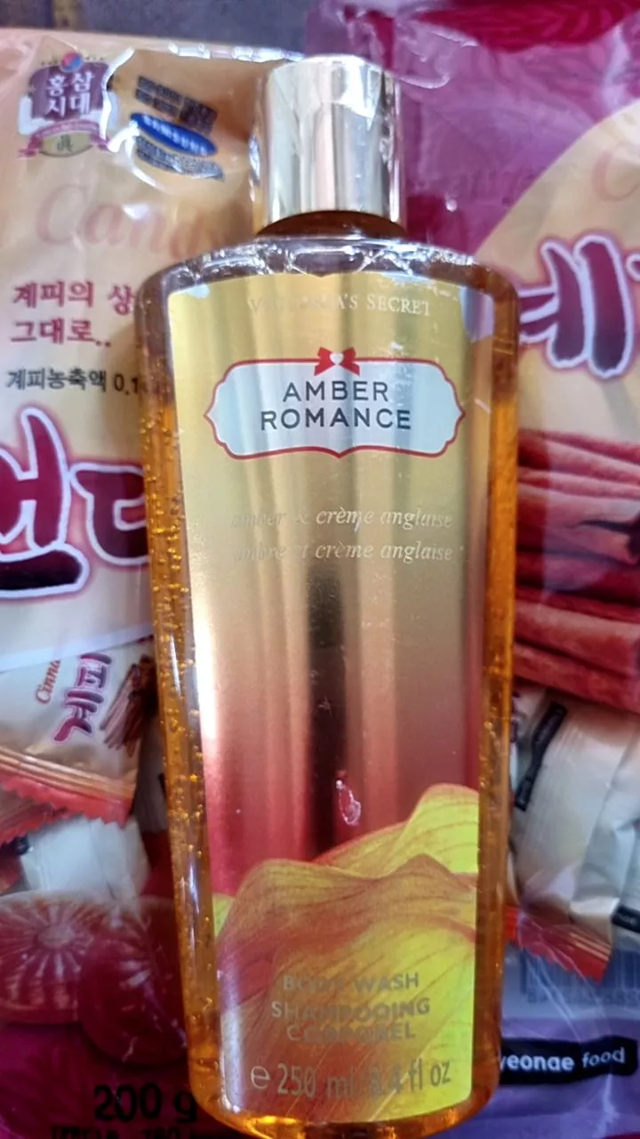 Sữa tắm Victoria Secret Amber Romance 250ml