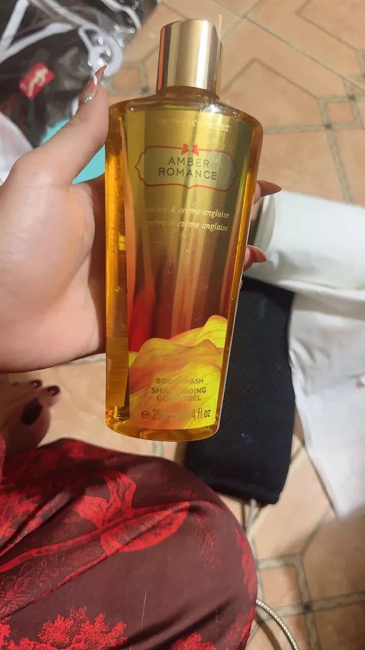 Sữa tắm Victoria Secret Amber Romance 250ml