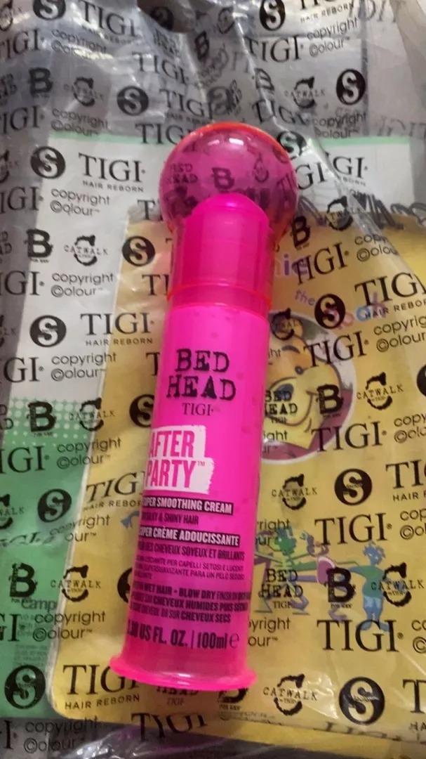 Kem Dưỡng Tóc Tigi Bed Head After Party Smoothing 100ml - Kiểm Soát Tóc Vểnh, Bóng Mượt, Chiết Xuất Thiên Nhiên
