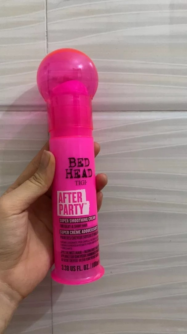 Kem Dưỡng Tóc Tigi Bed Head After Party Smoothing 100ml - Kiểm Soát Tóc Vểnh, Bóng Mượt, Chiết Xuất Thiên Nhiên