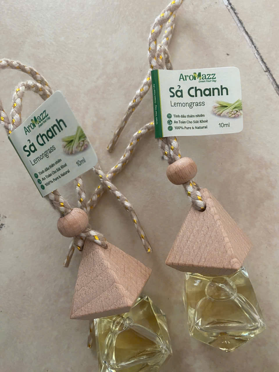 Chai Treo Tinh Dầu Thiên Nhiên AroMazz 10ml - Khử Mùi Xe Hơi, Tủ Quần Áo, Hương Thơm Tự Nhiên, Nâng Cao Không Gian Sống