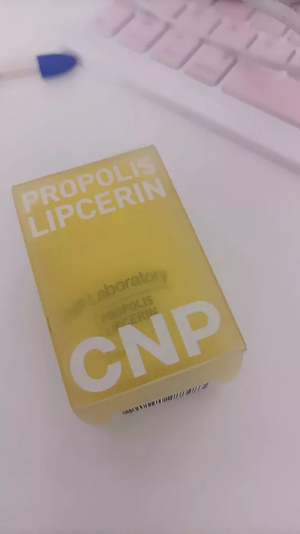 Son Dưỡng Môi CNP Laboratory Propolis Lipcerin - Dưỡng Ẩm Chuyên Sâu Từ Keo Ong & Mật Ong, Giúp Môi Ẩm Mượt Lên Đến 12 Giờ