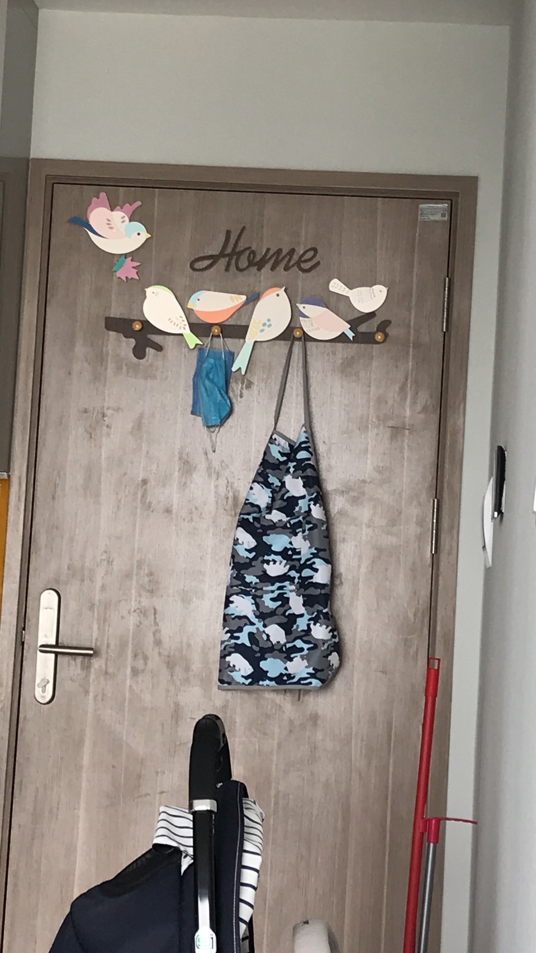 Bộ Decal Dán Tường Hình Chim Happy Birds Kèm Kệ Treo - Trang Trí Phòng Ngủ Hiện Đại, Phong Cách Tối Giản