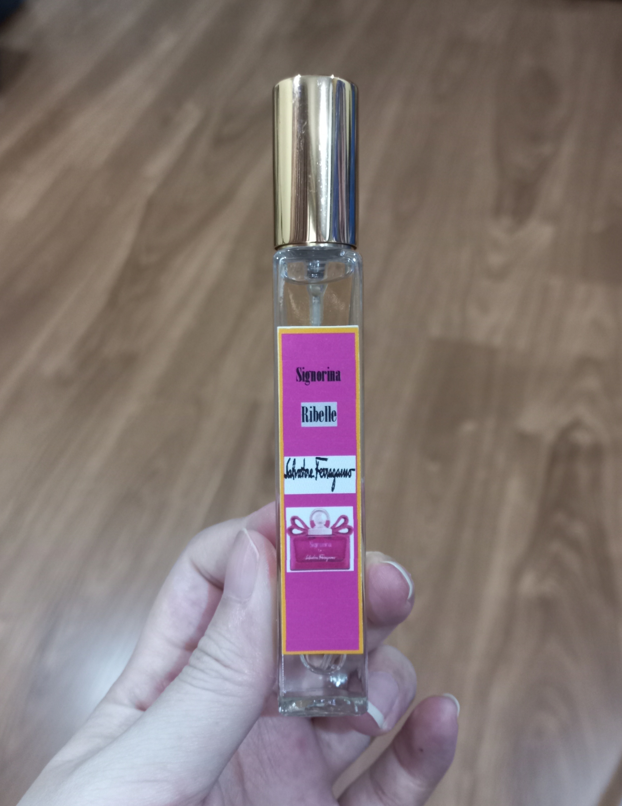 Nước hoa nữ Salvatore Ferragamo Signorina Ribelle EDP - Hương ngọt ngào trẻ trung với cam Mandarin, hoa đại và hương dừa quyến rũ