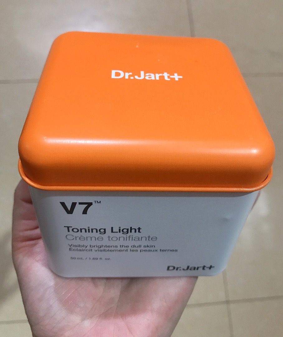 Kem Dưỡng Trắng Da V7 Toning Light Dr. Jart+ Hàn Quốc - 7 Vitamin Làm Sáng, Giảm Nám, Cấp Ẩm Cho Da Mượt Mà 50ml