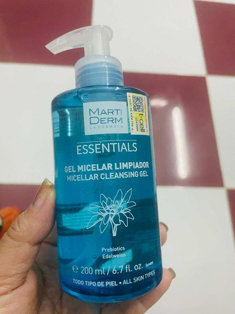 Sữa rửa mặt Martiderm Essentials Micellar Cleansing 200ml - Gel làm sạch cho mọi loại da, dưỡng ẩm, chống oxy hóa, an toàn cho da nhạy cảm