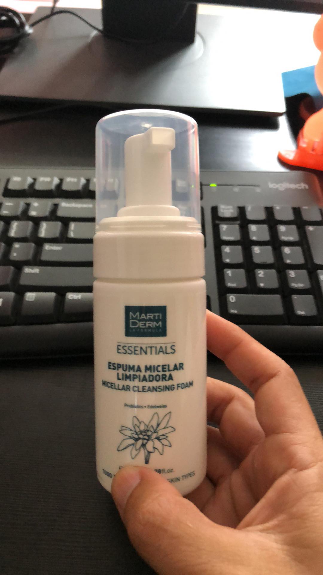 Sữa rửa mặt Martiderm Essentials Micellar dạng bọt 100ml - Làm sạch sâu, dưỡng ẩm, phù hợp cho da nhạy cảm, lão hóa, tổn thương.