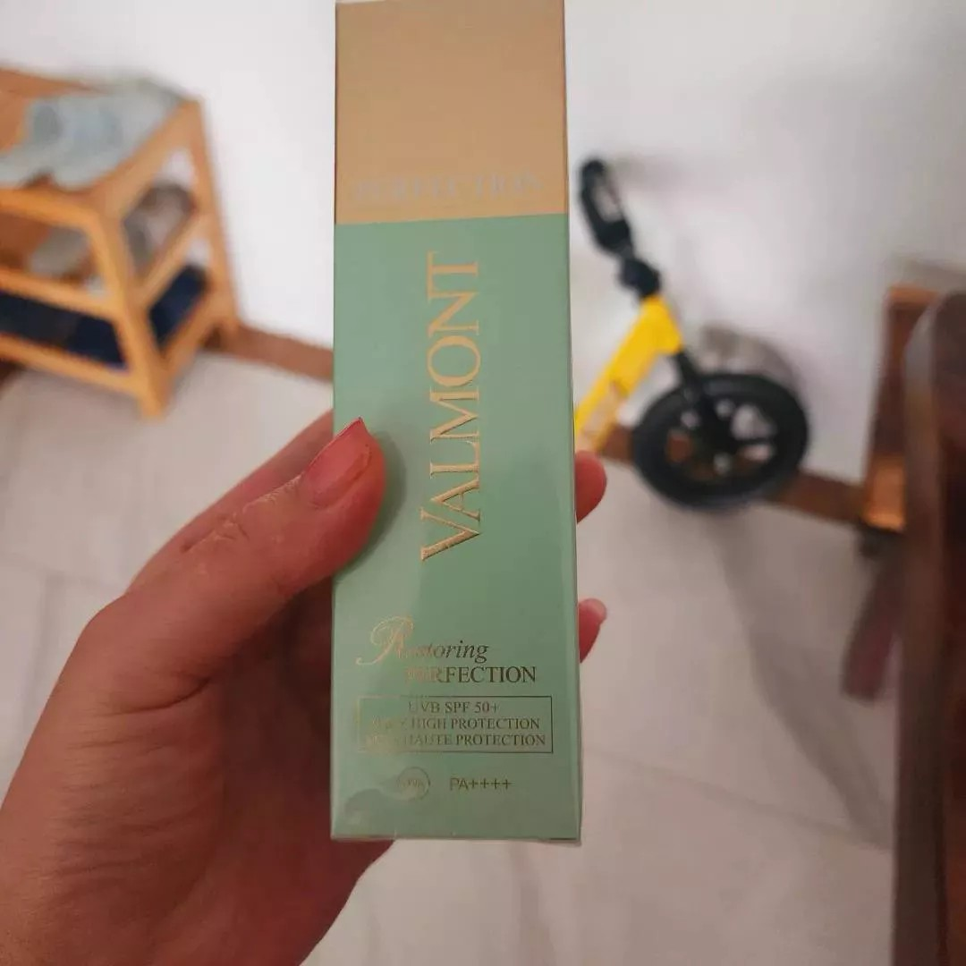 Kem Chống Nắng Valmont Restoring Perfection SPF 50 - Bảo Vệ Da Chống UV, Dưỡng Ẩm, Chống Lão Hóa, Dành Cho Mọi Loại Da
