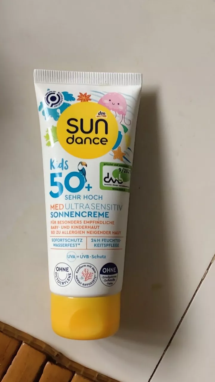 Kem Chống Nắng Trẻ Em Sundance MED Ultra Sensitiv Kids SPF50+ - Dưỡng Ẩm, Bảo Vệ Da Nhạy Cảm, Không Chứa Octocrylene, 100ml