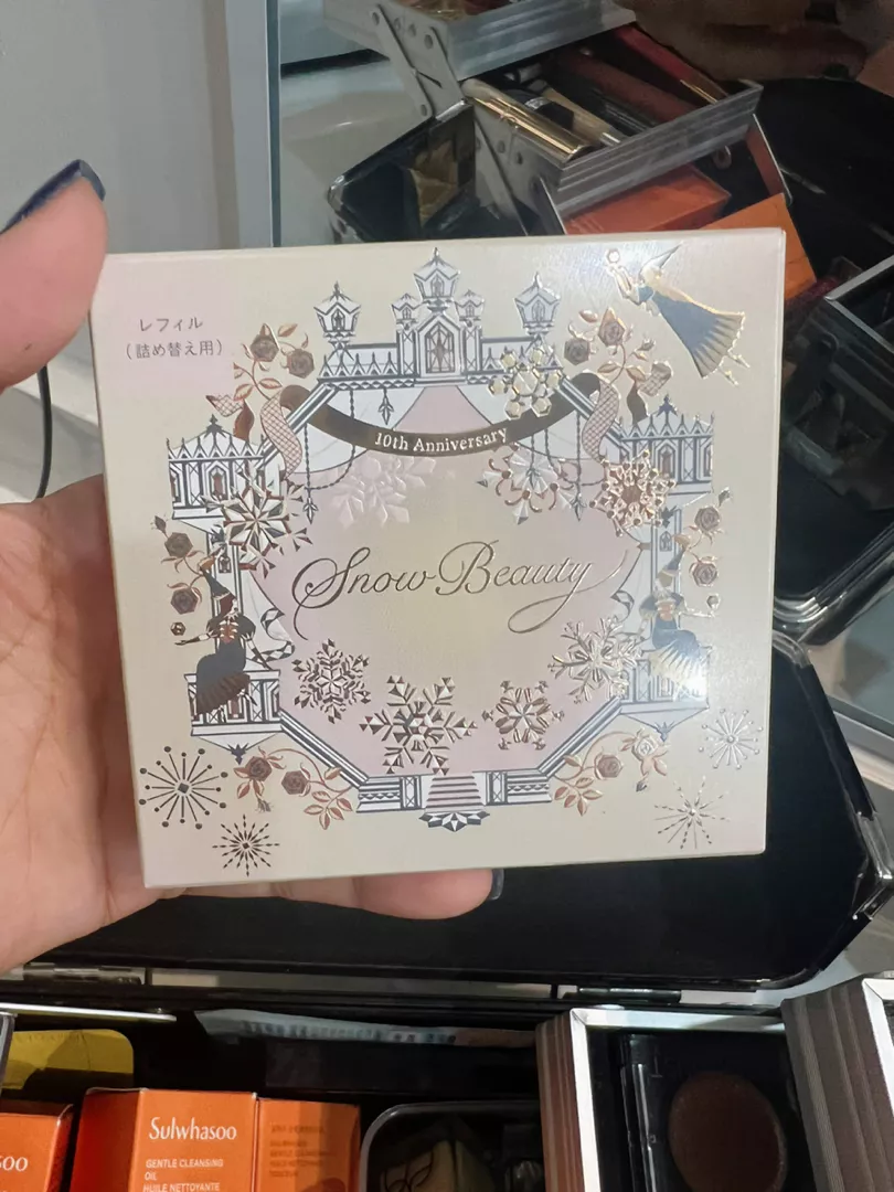 Phấn Phủ Dưỡng Trắng Ngày Đêm Shiseido Snow Beauty 2023 - Hộp Phấn Trang Điểm Giới Hạn Kỷ Niệm 10 Năm Sáng Da Mịn Màng