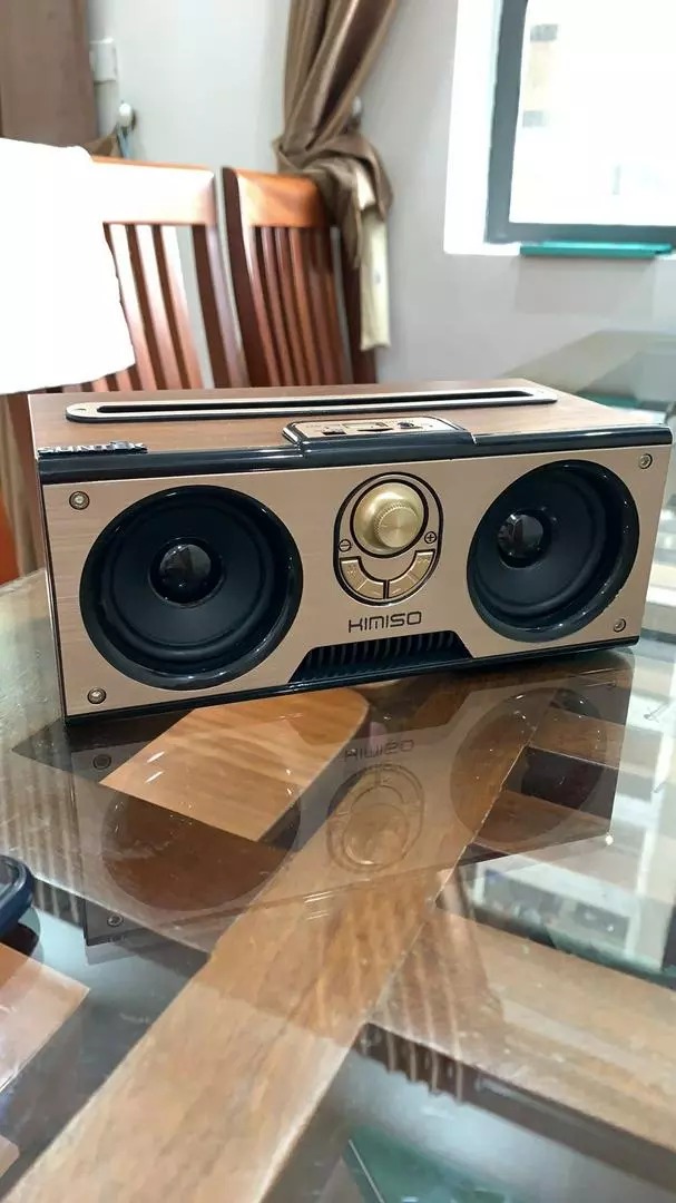 Loa Bluetooth Suntek Kimiso KM-7 vân gỗ - Âm thanh bass sâu, thiết kế cổ điển sang trọng, kết nối Bluetooth 4.0 và hỗ trợ jack 3.5mm