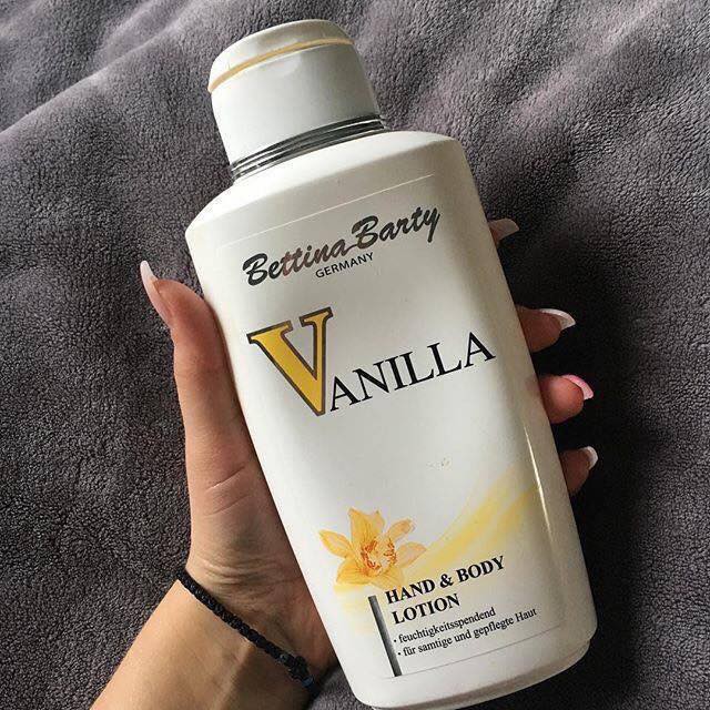 Sữa Dưỡng Thể Trắng Da Bettina Barty Vanilla - Dưỡng Ẩm Mịn Màng Hương Vanilla 500ml
