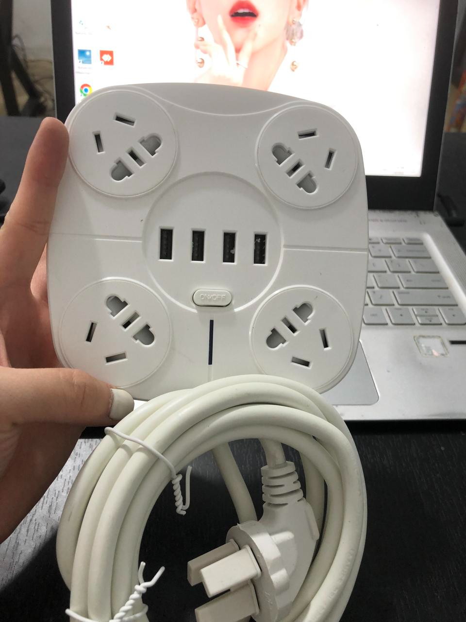 Ổ cắm đa năng Jiashi OCD05 với sạc USB, dây dài 2.8m và giá để điện thoại - Thiết bị tiện lợi cho gia đình