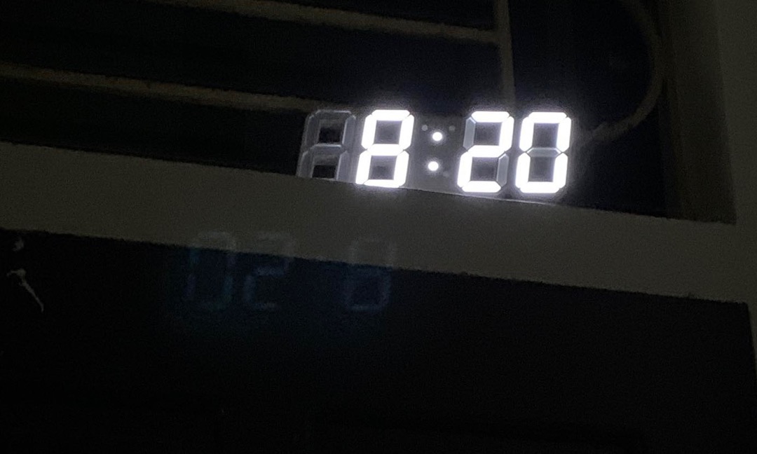 Đồng hồ Kỹ Thuật Số LED 3D Thông Minh Treo Tường & Để Bàn - Sang Trọng Cho Không Gian Nội Thất, Chế Độ Hiển Thị 12/24h, Hẹn Giờ