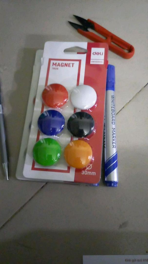 Nam Châm Gắn Bảng 30mm Deli E7825 - Vỉ 6 Màu Sắc Đa Dạng, Chất Liệu ABS Bền Bỉ, Tiện Lợi Cho Học Tập và Văn Phòng