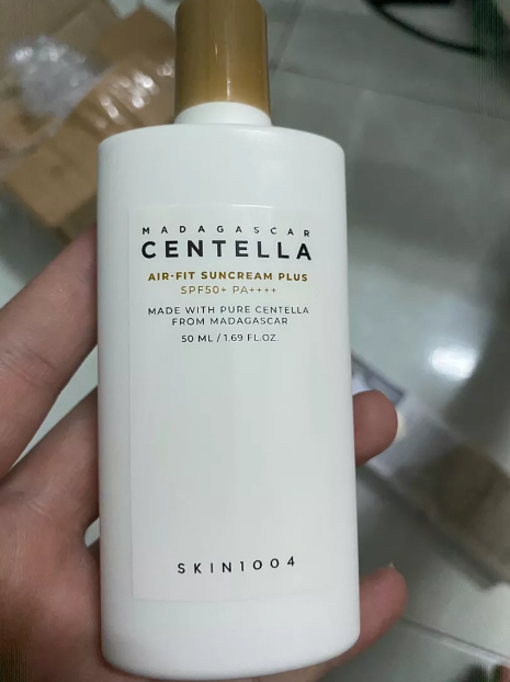 Kem Chống Nắng Skin1004 Madagascar Centella SPF50+ PA++++ - Dành Cho Da Nhạy Cảm, Dầu Mụn, Chống Nước, Làm Sáng Da