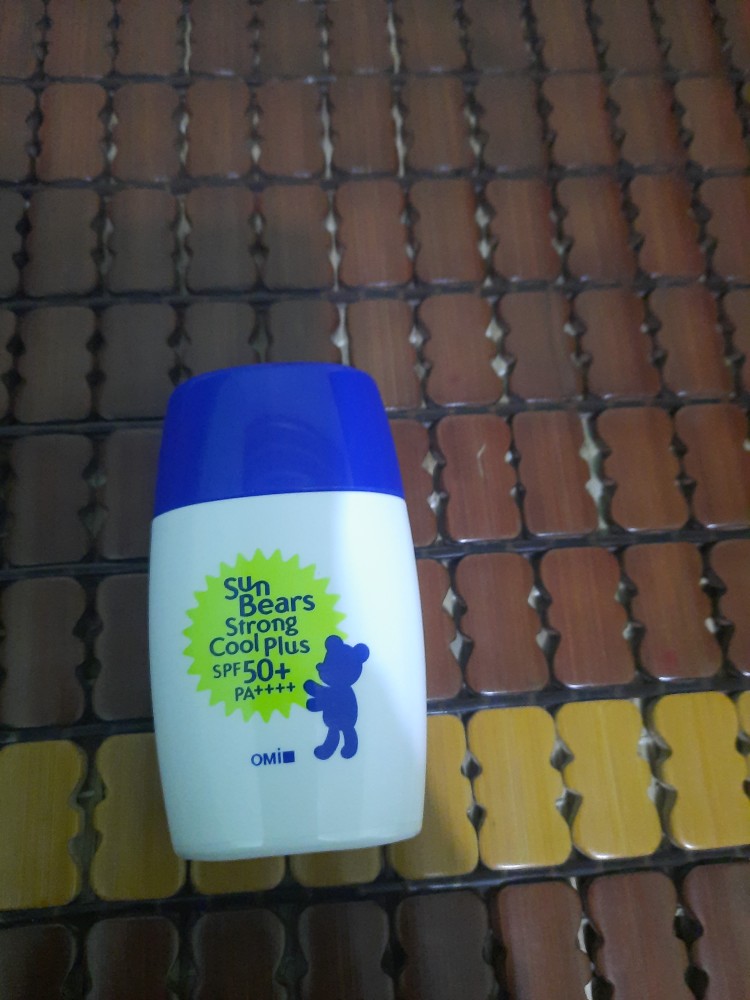 Kem Chống Nắng Sun Bears Strong Super Plus SPF50 - Bảo Vệ Da Trẻ Em, Chống Tia UV Từ Nhật Bản, Dưỡng Ẩm, Không Nhờn Dính