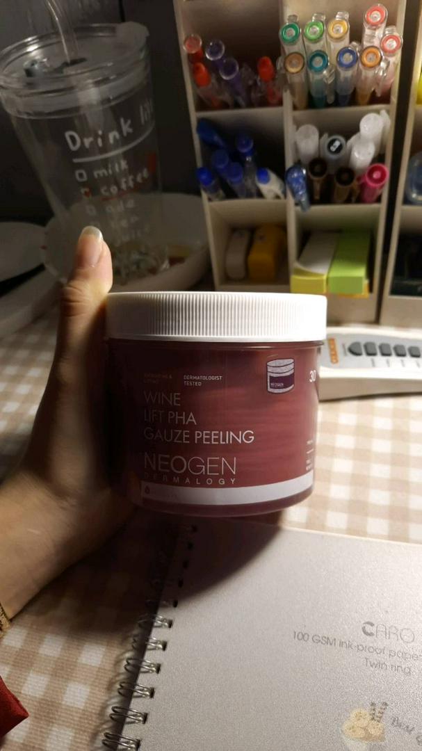 Tẩy da chết Neogen Dermalogy Wine Lift PHA Gauze Peeling