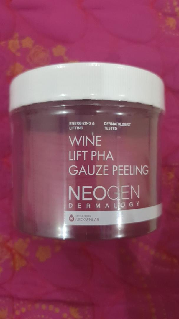 Tẩy da chết Neogen Dermalogy Wine Lift PHA Gauze Peeling